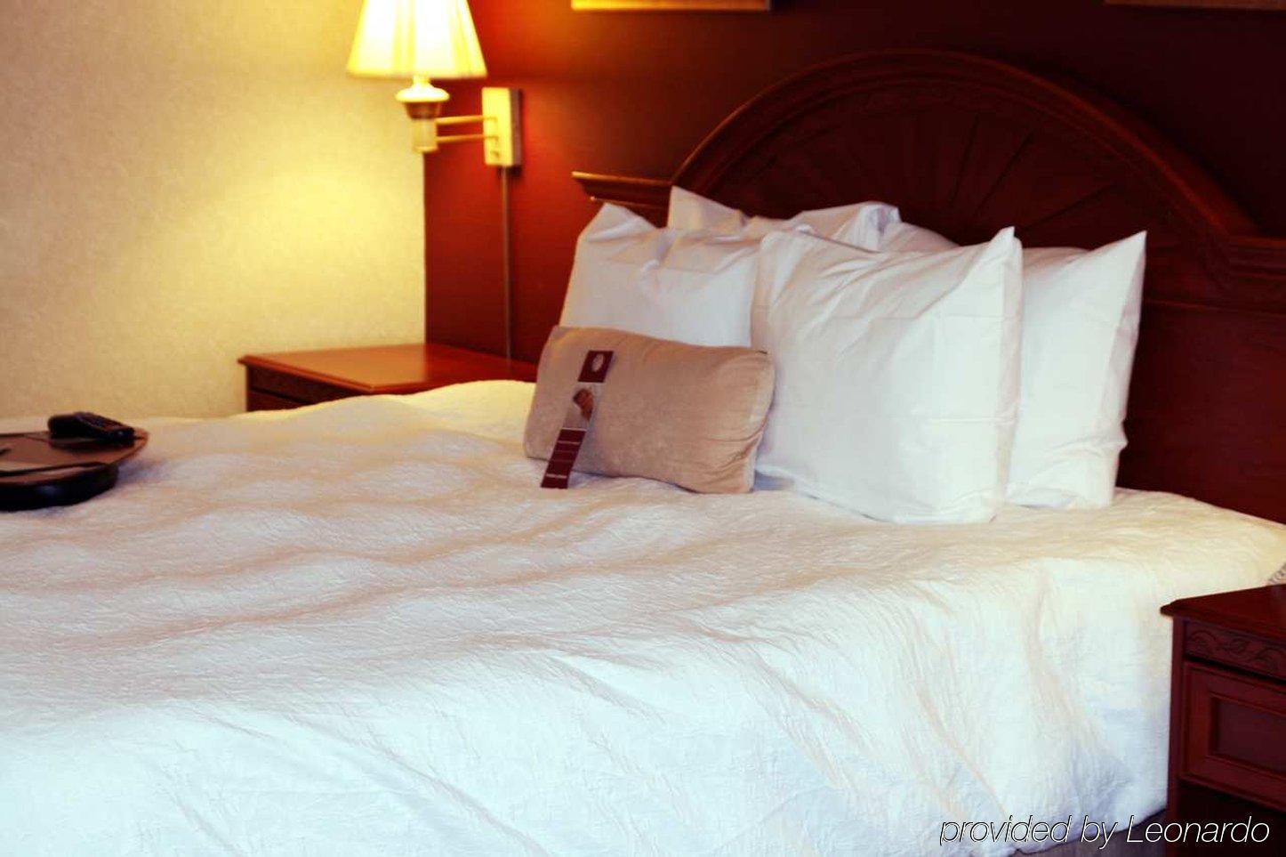 Wingate By Wyndham Steubenville Room photo